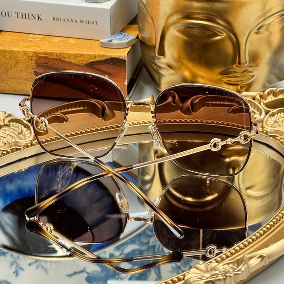 🆕 GUCCI 🧿 NWOT GG0879S 002 Gold Horsebit Sunglasses with Brown Gradient Lens - Picture 4 of 16